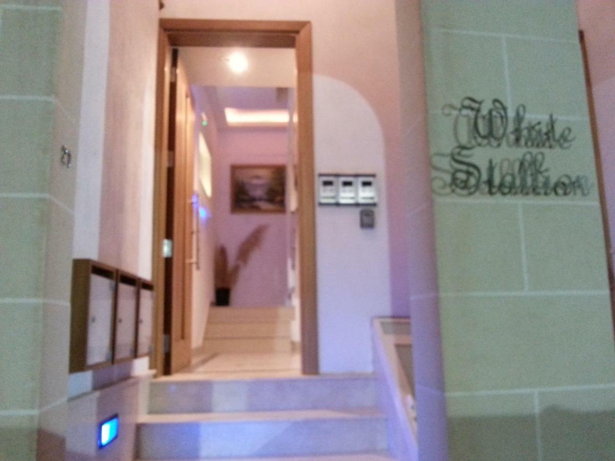 White Stallion Mellieħa Eksteriør billede